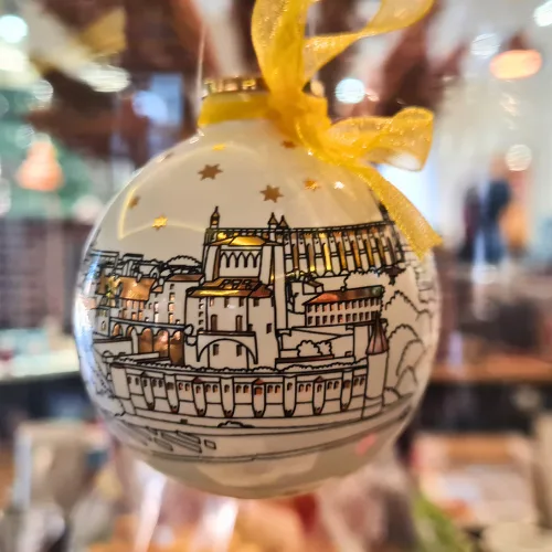 La boule de Noël Albi, une collection capsule de l'Office de Tourisme