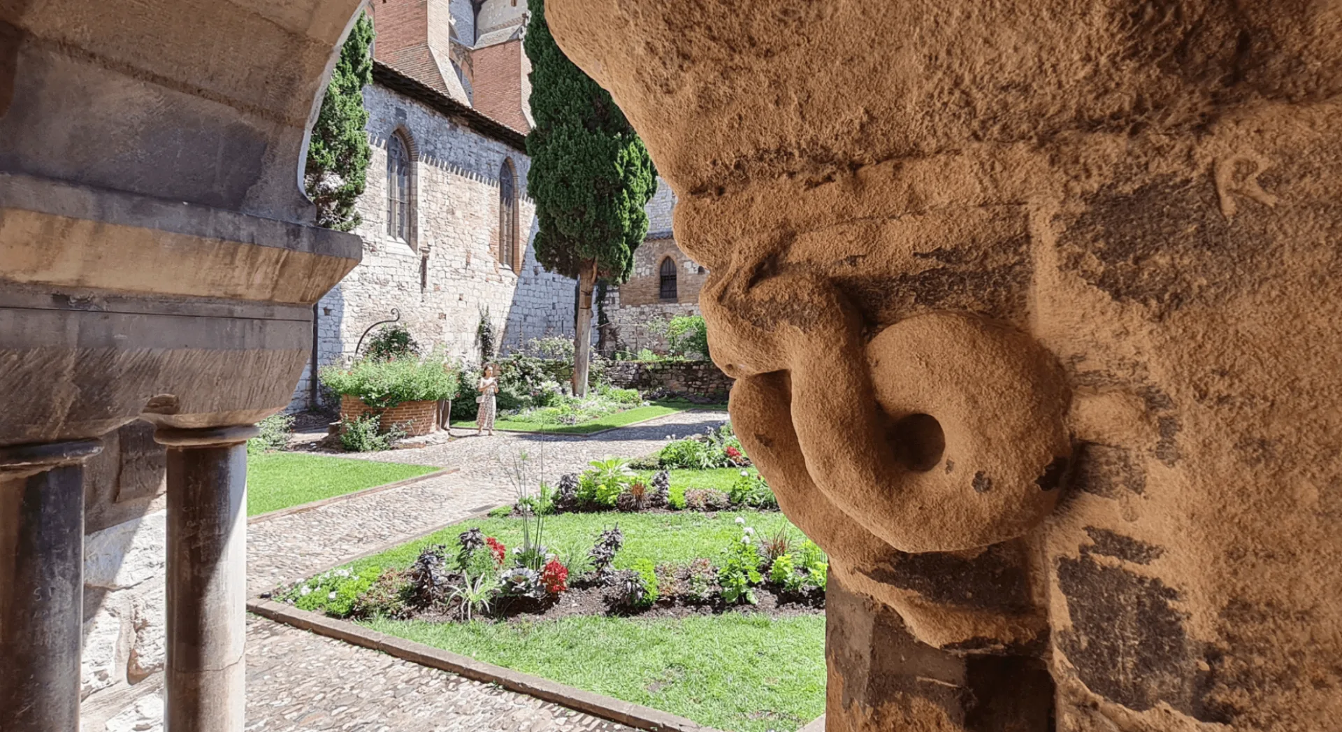 Albi centre historique - le cloitre Saint Salvi