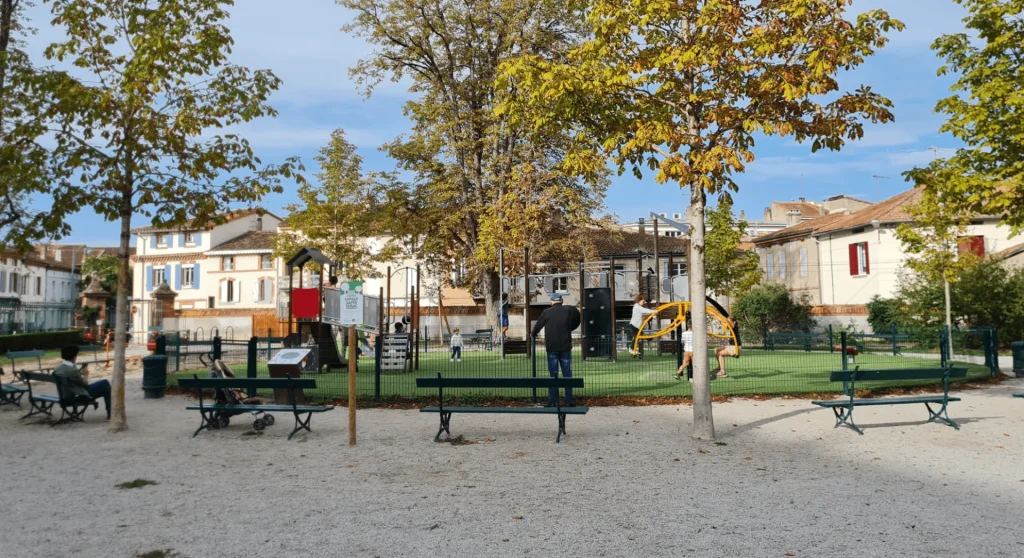 Albi parc Rochegude, Jardin Remarquable au coeur de la ville - Aire de jeux