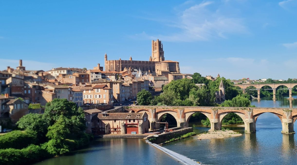 Albi vue panoramique sur la cathédrale et le pont-vieux