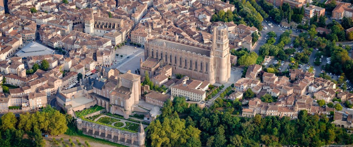 Albi, vue aerienne depuis la nacelle d'une montgolfière