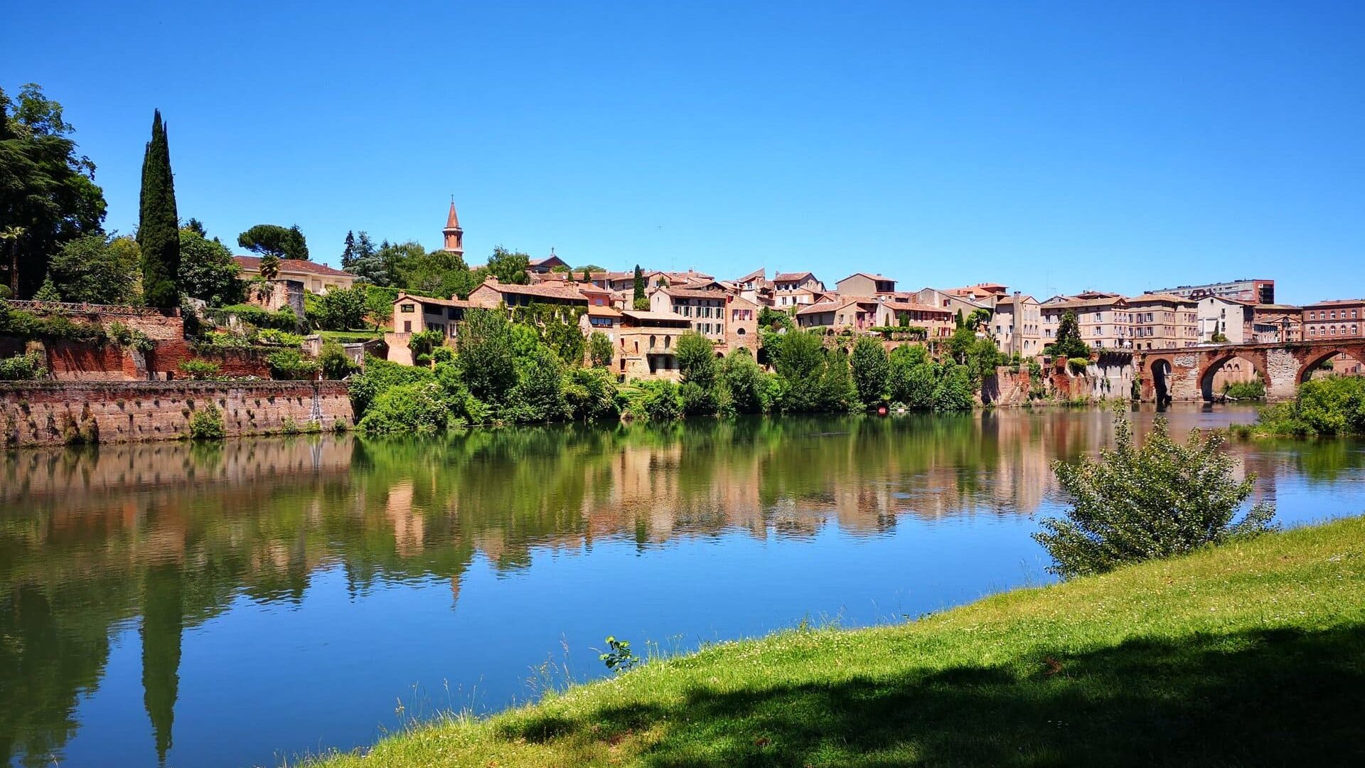 Albi les berges du Tarn, fraicheur, détente, spot pique nique